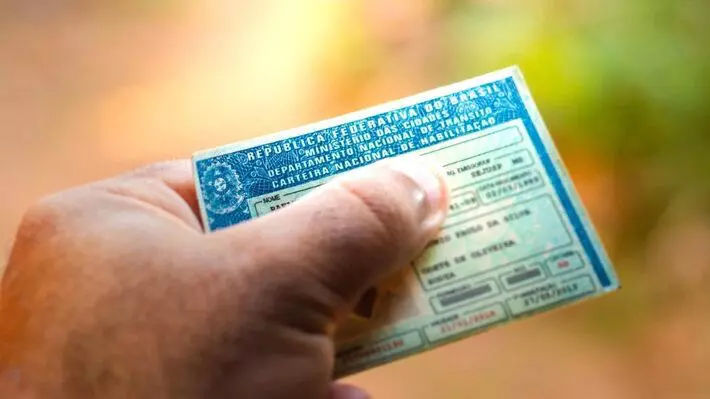 Lula autoriza governo a discutir fim da obrigatoriedade de autoescola para CNH